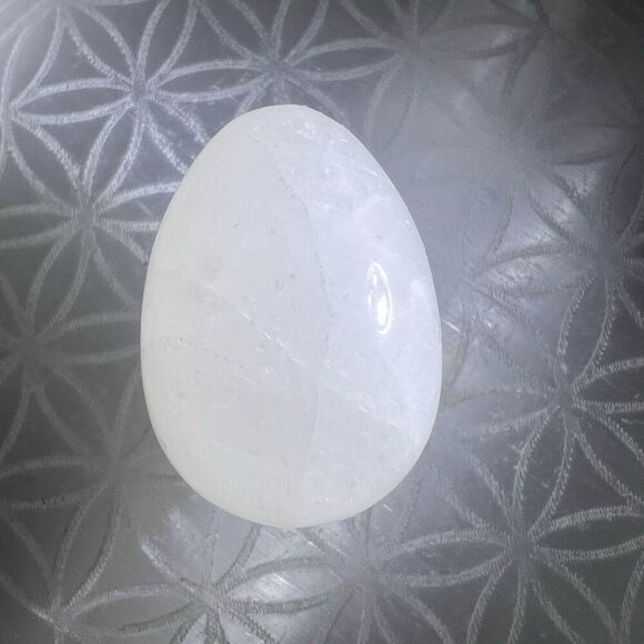 Quartz‎ Crystal Egg Carving Meditation Stone (#2) - Picture 3 of 9